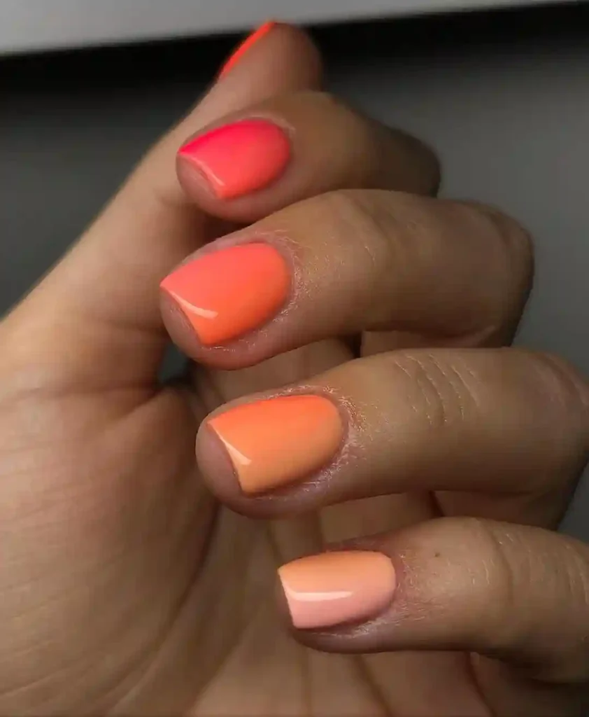 Gradient Peach to Coral Ombré
