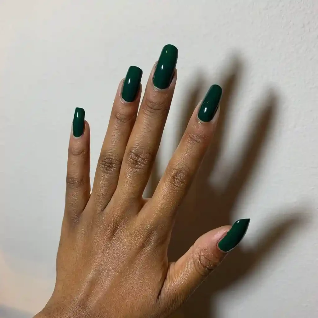 Emerald Green Glossy Nails for a Bold Touch