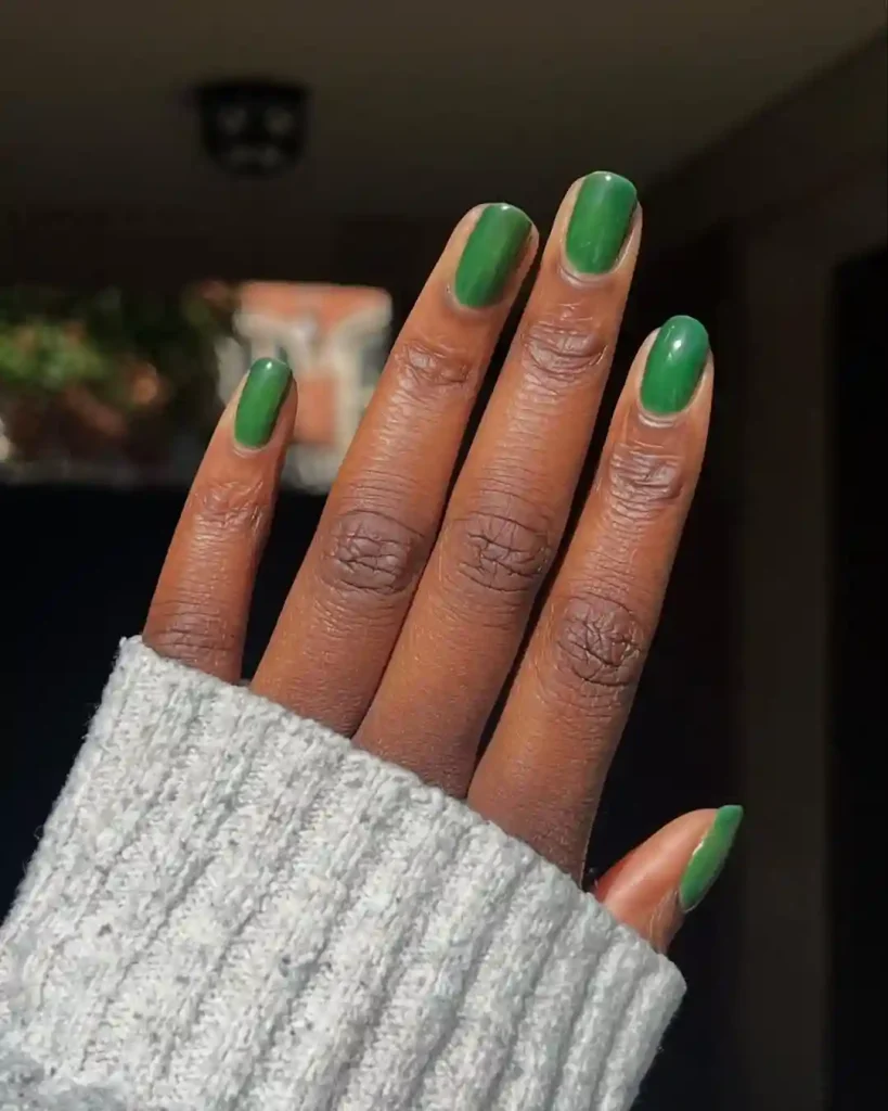 Forest Green Short Nails with a Natural Feel